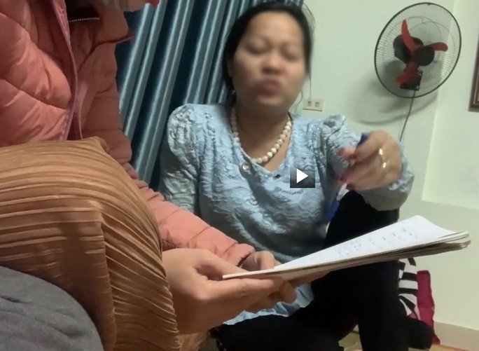  Cô đồng chữa ung thư, COVID-19 bằng cách ợ hơi bị phạt 12,5 triệu đồng: Vi phạm mê tín dị đoan tuyên truyền chữa bệnh ung thư, COVID-19 bằng các ợ hơi, nhổ nước bọt. Ngày 5/4, cô đồng Nguyễn Thị V. (Vĩnh Phúc) bị Công an tỉnh Vĩnh Phúc phạt 12,5 triệu đồng. 