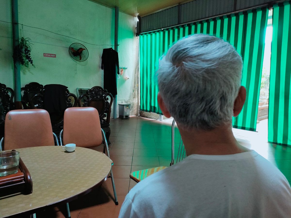 Phong “bay lac” trong Benh vien Tam than: Bo 