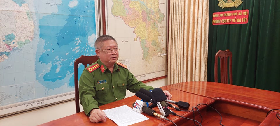 Bat “ba trum” Huong “mau” cam duong day ma tuy lon tai Ha Noi-Hinh-2