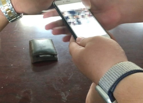  Tống tiền và tình bạn gái bằng clip nóng: Chị V.B.H.H (25 tuổi, ở Đồng Nai) cùng bạn trai mới quen là Trần Minh Duy (26 tuổi ở Đồng Nai) vào nhà nghỉ và bị bạn trai quay lại clip gửi cho chị H. yêu cầu nạn nhân đưa 2 triệu đồng. Do lo sợ nên chị H. đã đồng ý đưa tiền cho Duy. Tuy nhiên. Duy tiếp tục đòi thêm 5 triệu, Ngày 19/8/2020, chị H. cầu cứu công an và Duy bị bắt khẩn cấp.