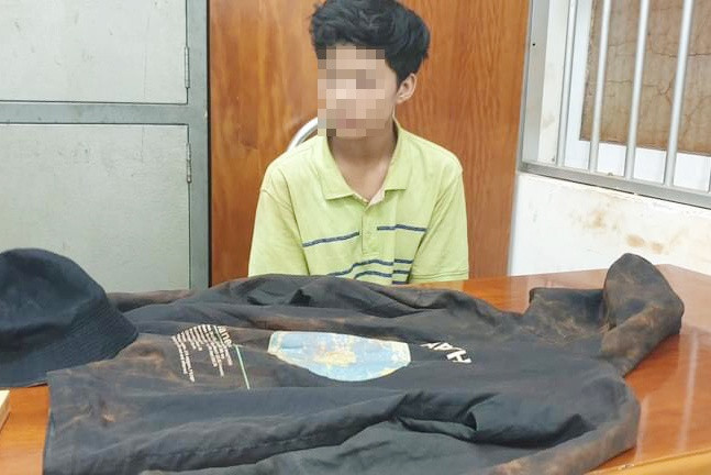  Thiếu niên đánh nữ sinh đến bất tỉnh: Ngày 4/4, Công an Bà Rịa - Vũng Tàu đang tạm giữ Võ Hoàng Tân (16 tuổi), để điều tra. Chiều 17/3, bị .N.T.M (12 tuổi, học sinh lớp 6) phản ứng khi trêu ghẹo, Tân đã đánh nạn nhân bất tỉnh kéo bỏ vào lô cao su rồi bỏ đi. Tân bị công an bắt giữ sau 2 ngày gây ra vụ việc.