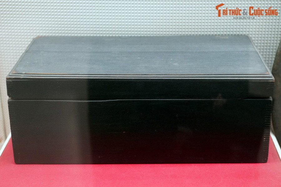 Tráp gỗ, Hội Việt Nam Thanh niên Cách mạng dùng đựng tài liệu ở nhà ông Trần Quang Huyến.