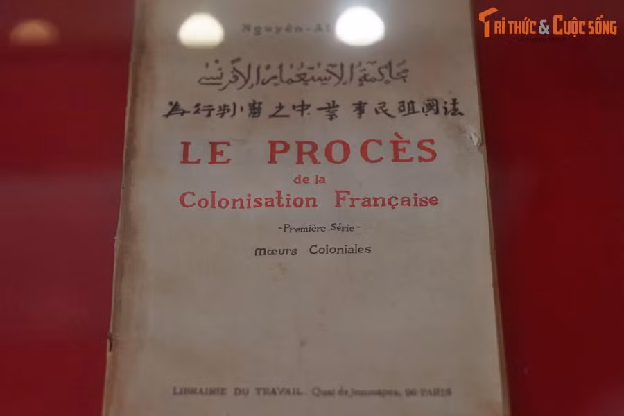 Sách "Bản án chế độ thực dân Pháp" của đồng chí Nguyễn Ái Quốc, xuất bản tại Paris, Pháp năm 1925.