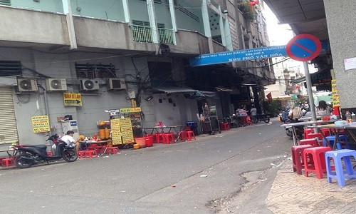 Quán lề đường phục vụ xuyên tết