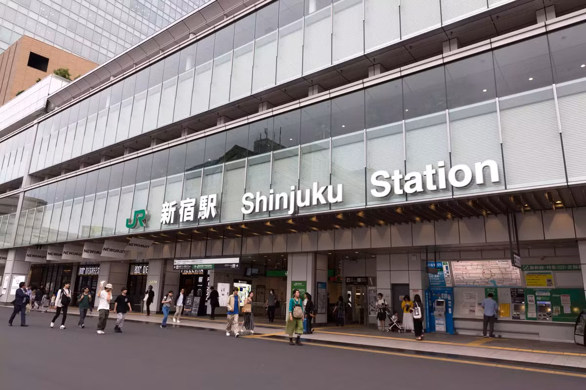 Ga Shinjuku là một trong những ga tàu đông đúc nhất thế giới. Ảnh: People. 