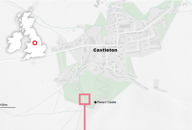 Được biết, lối vào chính của hang Peak Cavern chỉ cách con phố chính Castleton khoảng 182 mét. Tuy nhiên, khe nứt mà Moss bị kẹt nằm cách điểm công chúng có thể tham quan gần 1,6 km.