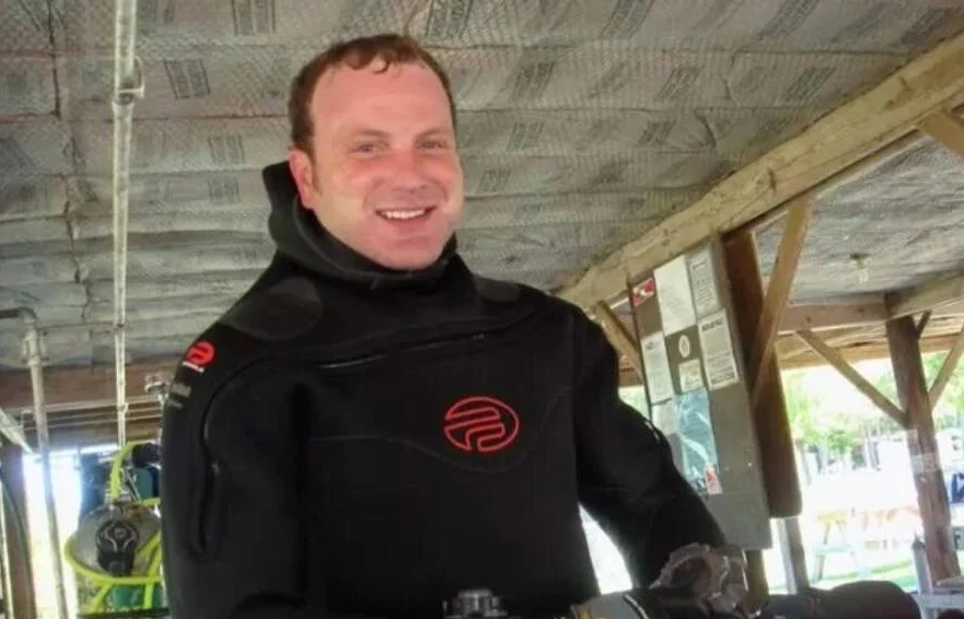 Bi an vu tho lan mat tich o hang dong duoi nuoc