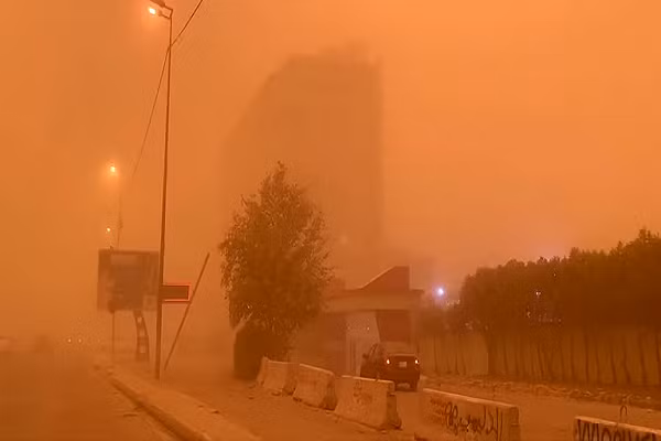 Nhin lai nhung tran bao cat kinh hoang tren the gioi