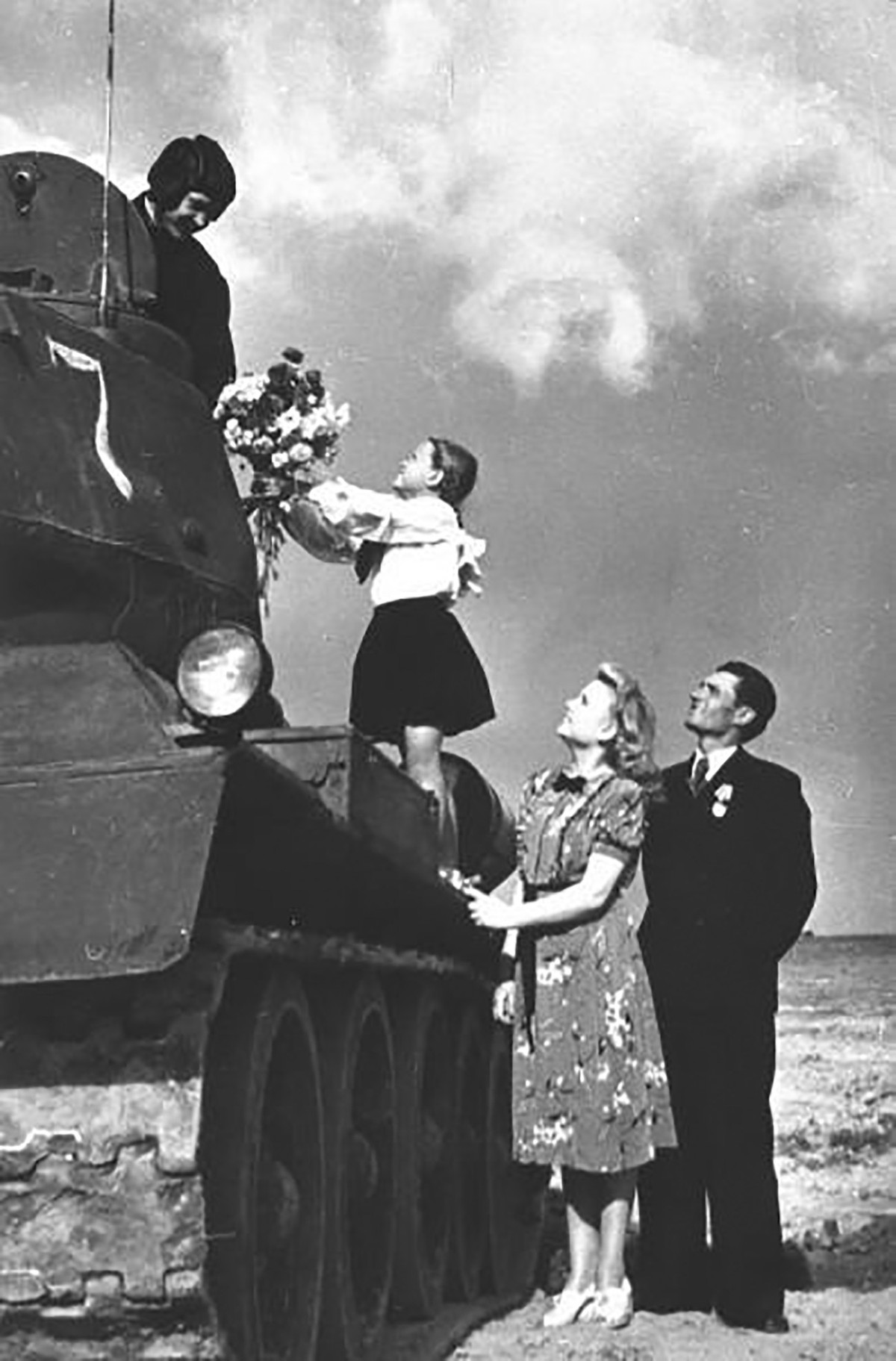 Bức ảnh này được đặt tên: "Hoa dành tặng người chiến thắng".