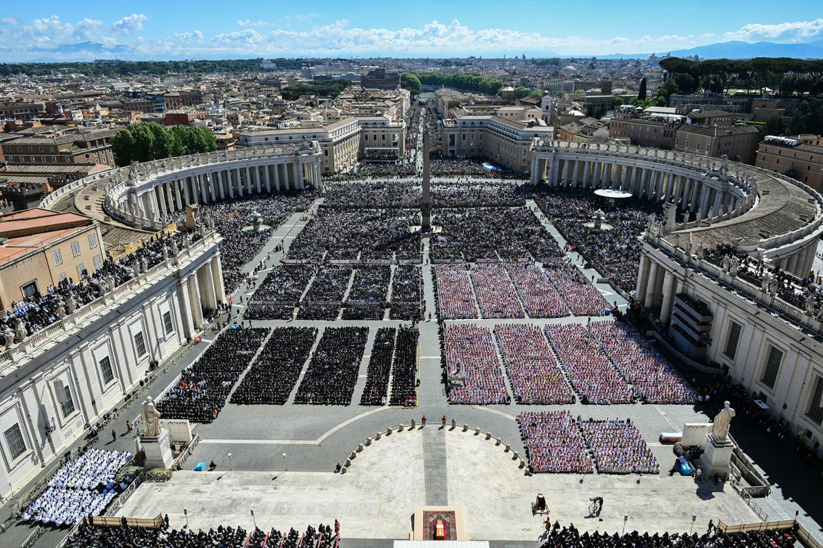 Bien nguoi du le tang cua Giao hoang Francis-Hinh-2