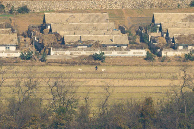 Những ngôi nhà ở Kaesong dường như cần được sửa chữa.