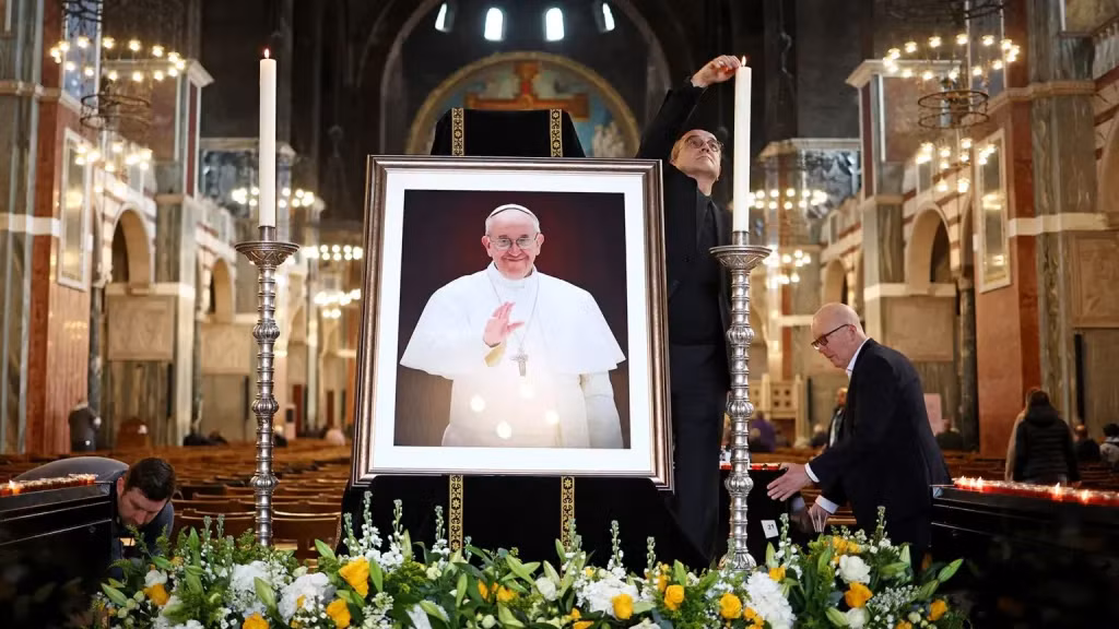 Dieu dac biet ve le tang cua Giao hoang Francis-Hinh-2