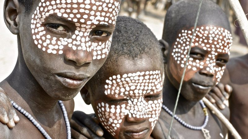 Ngôn ngữ quốc gia của Ethiopia là tiếng Amharic, nhưng tổng cộng có hơn 82 ngôn ngữ được các bộ tộc khác nhau sử dụng. Và hơn thế nữa, không dưới 200 biến thể hoặc phương ngữ của các ngôn ngữ này được người dân trong nước sử dụng. Ảnh: IT.