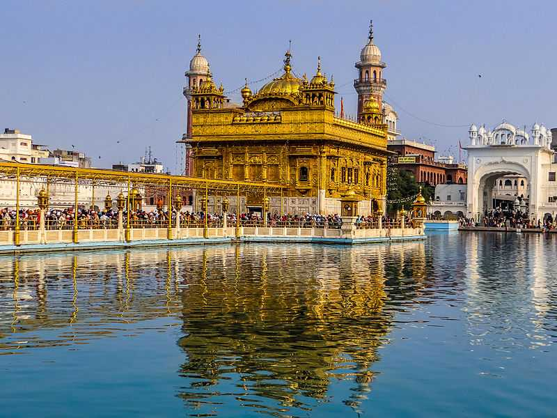 Đền Vàng ở Amritsar là một trong những nơi được ghé thăm nhiều nhất trên thế giới.