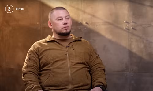 Quan chuc Ukraine de xuat phu nu nhap ngu