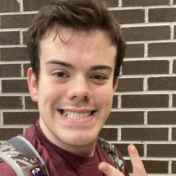 Theo ABC News, Phoenix Ikner là con trai của Phó cảnh sát trưởng Quận Leon Jessica Ikner. Ảnh: Instagram.