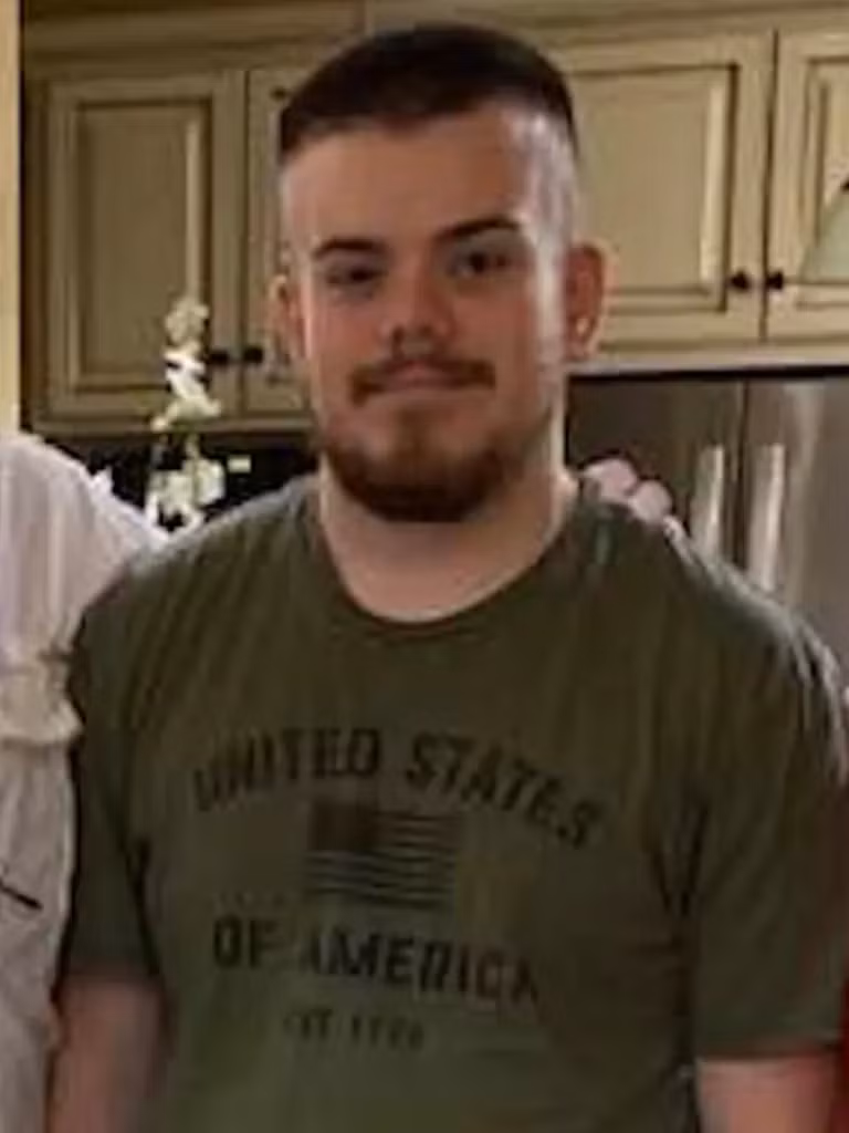 Danh tính nghi phạm nổ súng được xác định là Phoenix Ikner - sinh viên 20 tuổi của FSU. Ảnh: FB.