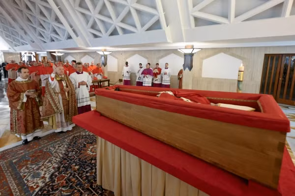 Dieu dac biet ve le tang cua Giao hoang Francis-Hinh-7