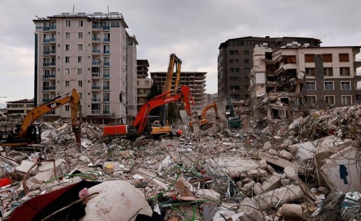 Nhìn lại trận động đất ở Thổ Nhĩ Kỳ hơn 50.000 người chết - Hình 3 Nhin lai tran dong dat o Tho Nhi Ky hon 50.000 nguoi chet-Hinh-3