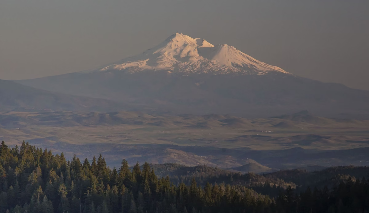 Núi Shasta tại Di tích quốc gia Cascade-Siskiyou ở phía nam Oregon.