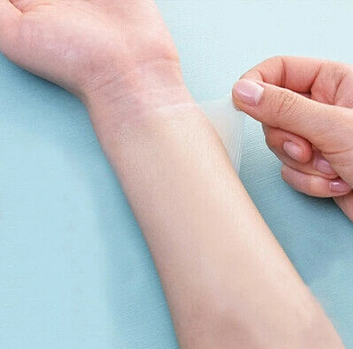 Tại Nhật Bản, bạn không nên để lộ hình xăm ở nơi công cộng. Chẳng hạn như, trước khi đến phòng tập, bạn nên che hình xăm bằng miếng dán.