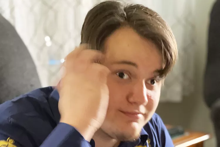 Dang ngu trong nha, thanh nien 21 tuoi tu vong vi cay do-Hinh-2