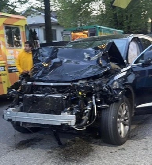 Hiện trường vụ lao xe vào đám đông tham gia lễ hội ở Canada - Hình 3 Hien truong vu lao xe vao dam dong tham gia le hoi o Canada-Hinh-3