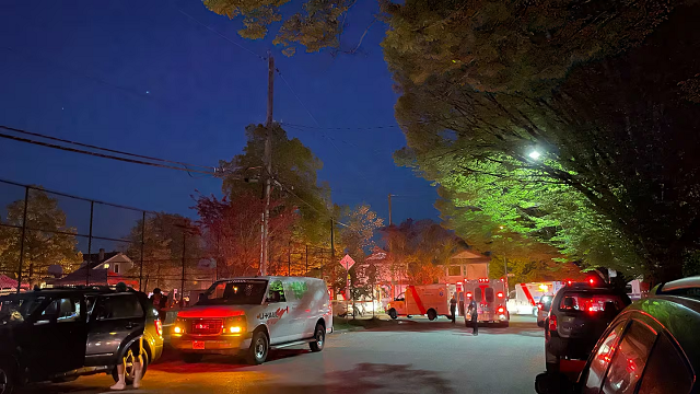 Hiện trường vụ lao xe vào đám đông tham gia lễ hội ở Canada - Hình 4 Hien truong vu lao xe vao dam dong tham gia le hoi o Canada-Hinh-4