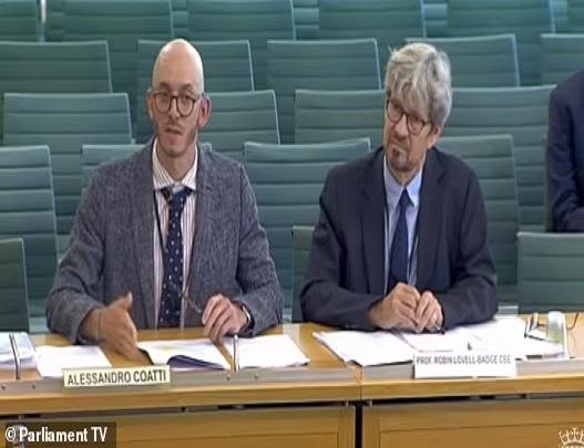 Rung minh phat hien thi the nha khoa hoc trong vali-Hinh-10