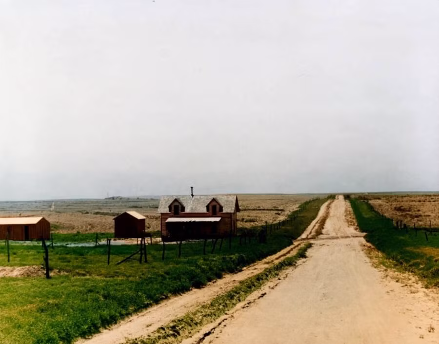 Khoảng 2,5 triệu người đã phải rời bỏ nhà cửa và di cư đến nơi khác tìm việc làm và nơi ở mới. Đây là một trong những cuộc di cư hàng loạt lớn nhất trong lịch sử nước Mỹ.