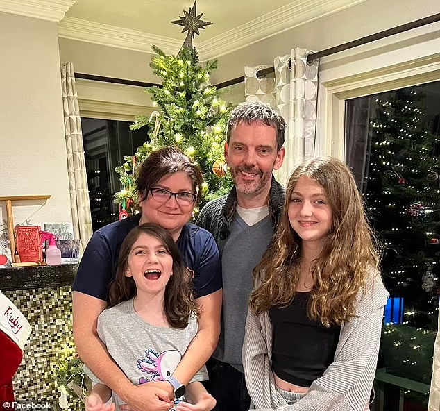 Kinh hai khoanh khac ngoi nha moi xay no tung, nhieu nguoi bi thuong