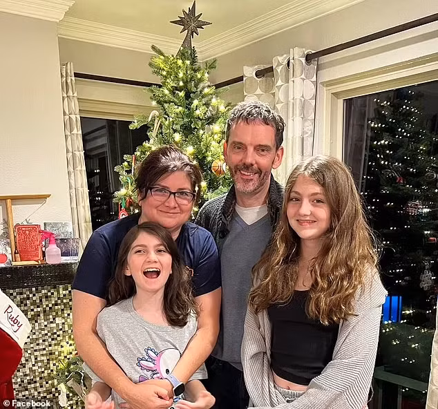 Kinh hai khoanh khac ngoi nha moi xay no tung, nhieu nguoi bi thuong