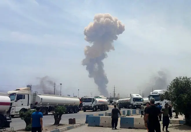 No lon tai cang Iran: Thuong vong tang len hon 700 nguoi-Hinh-2