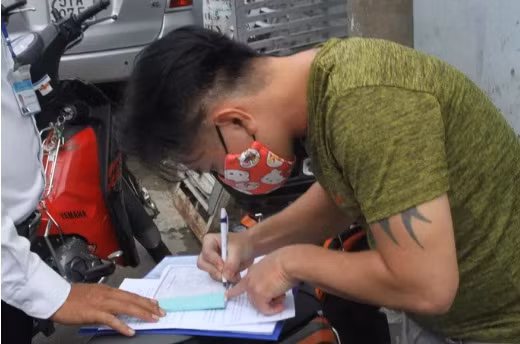 Nhau tren via he khong deo khau trang bi phat 6 trieu: Sao cho thau tinh, dat ly?