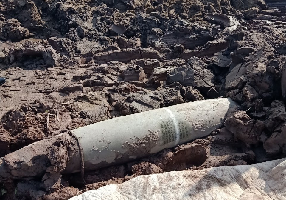 Hai Duong: Dao ao phat hien qua bom dai 1,5m, nang 260kg