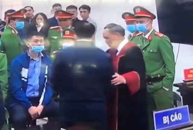 Bat tay bi cao Nguyen Duc Chung, tham phan Truong Viet Toan noi gi?