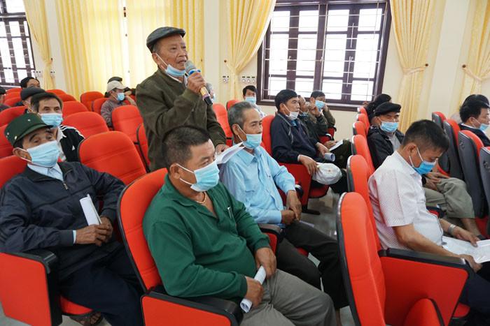 Không chỉ tình trạng đổ, đốt trộm rác thải, một số nhà máy xử lý rác trên địa bàn tỉnh Hải Dương cũng khiến người dân bức xúc và nhiều lần phản ánh về việc gây ô nhiễm môi trường. Mới đây, tại buổi Chủ tịch UBND huyện Kim Thành Phạm Quang Hưng đối thoại với cán bộ, đảng viên, nhân dân xã Cộng Hoà ngày 11/12, người dân cũng phản ánh các nhà máy xử lý rác thải Việt Hồng (huyện Thanh Hà) hoạt động gây ô nhiễm môi trường, ảnh hưởng tới sức khoẻ người dân... Ảnh: Báo Hải Dương.