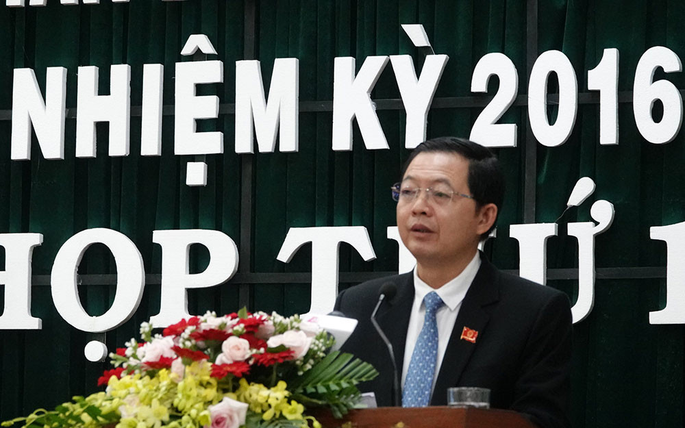 Mới đây, tại kỳ họp thứ 13, Hội đồng nhân dân tỉnh Bình Định khóa XII đã bầu ông Hồ Quốc Dũng - Bí thư Tỉnh ủy Bình Định giữ chức Chủ tịch HĐND tỉnh Bình Định, nhiệm kỳ 2016 – 2021. Ông Dũng, SN 1966 tại xã Cát Tài, huyện Phù Cát (tỉnh Bình Định); Thạc sỹ Luật; trình độ lý luận: Cao cấp lý luận chính trị.