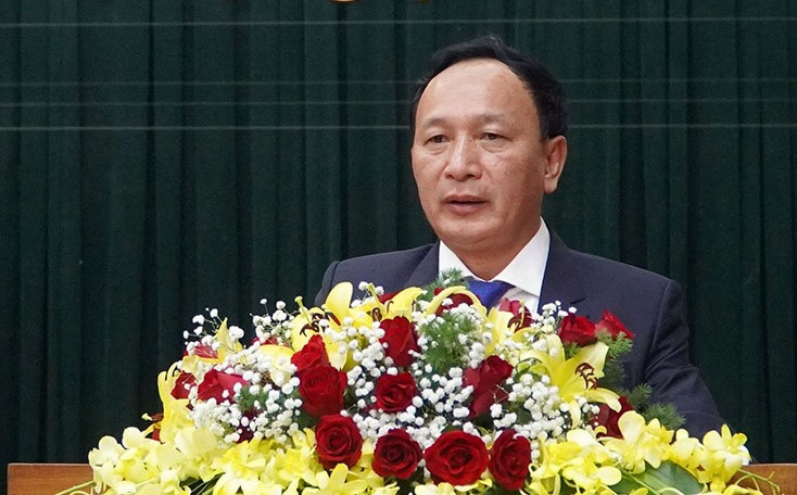 Trước đó, tại kỳ họp chuyên đề Thường trực HĐND tỉnh Quảng Bình, các đại biểu đã bầu bổ sung ông Trần Hải Châu, Phó Bí thư Tỉnh ủy, Trưởng Ban Nội chính Tỉnh ủy làm Chủ tịch HĐND tỉnh Quảng Bình khóa XVII, nhiệm kỳ 2016-2021. Ông Trần Hải Châu, sinh năm 1966, có trình độ cử nhân khoa học địa lý - địa chất, cử nhân quản trị kinh doanh, thạc sĩ địa lý tự nhiên; cử nhân chính trị.