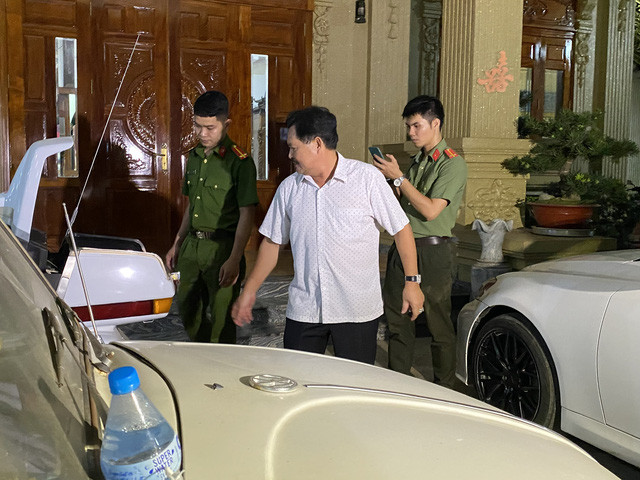 Sau khi nhận được tin báo, Công an TX Phú Mỹ đã tiến hành điều tra và xác minh, thu thập chứng cứ làm rõ hành vi cho vay nặng lãi của Lê Thái Thiện. Trong đó có trường hợp Lê Thái Thiện cho con nợ vay 8 tỷ đồng với mức lãi suất 3,5% / ngày, tức 105% / tháng, sau một thời gian dù trả lãi rất nhiều lần nhưng số tiền còn nợ lên đến 20 tỷ đồng. Nếu không trả được tiền, Lê Thái Thiện buộc con nợ phải chuyển nhượng quyền sử dụng đất cho Thiện và nhiều tài sản có giá trị khác.