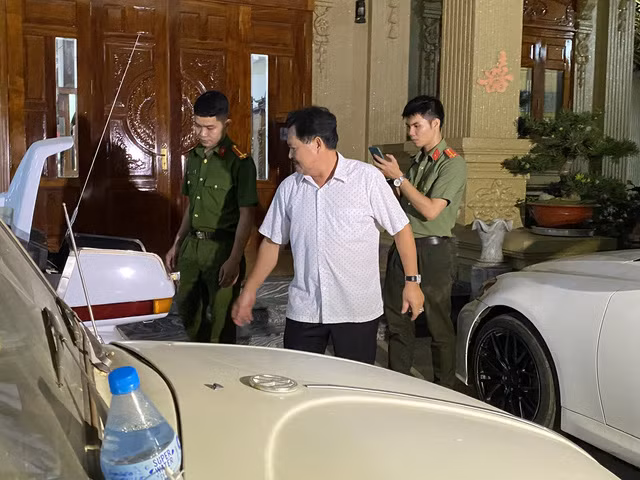 Sau khi nhận được tin báo, Công an TX Phú Mỹ đã tiến hành điều tra và xác minh, thu thập chứng cứ làm rõ hành vi cho vay nặng lãi của Lê Thái Thiện. Trong đó có trường hợp Lê Thái Thiện cho con nợ vay 8 tỷ đồng với mức lãi suất 3,5% / ngày, tức 105% / tháng, sau một thời gian dù trả lãi rất nhiều lần nhưng số tiền còn nợ lên đến 20 tỷ đồng. Nếu không trả được tiền, Lê Thái Thiện buộc con nợ phải chuyển nhượng quyền sử dụng đất cho Thiện và nhiều tài sản có giá trị khác.