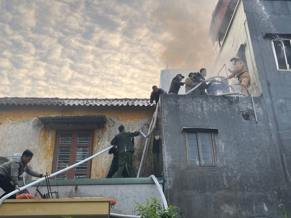 Cu ba 83 tuoi thap huong cho chong khien can nha phat hoa-Hinh-6