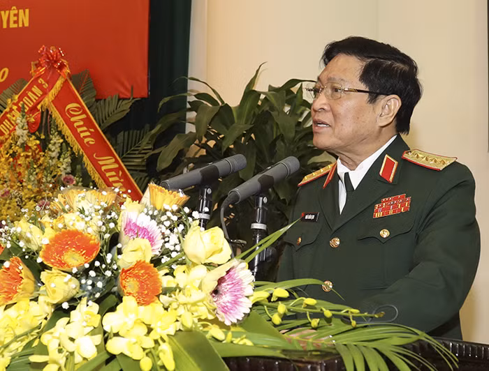 Tại Lễ trao Danh hiệu Anh hùng Lực lượng vũ trang nhân dân tặng Trung tướng Nguyễn Quốc Thước, Đại tướng Ngô Xuân Lịch, Ủy viên Bộ Chính trị, Phó Bí thư Quân ủy Trung ương, Bộ trưởng Bộ Quốc phòng đã nhấn mạnh, với hơn 60 năm công tác trong Quân đội và Hội Cựu chiến binh Việt Nam, hơn 70 năm tuổi Đảng, trải qua nhiều cương vị chỉ huy cao cấp trong Quân đội, Trung tướng Nguyễn Quốc Thước luôn thể hiện bản lĩnh, tư duy sâu sắc, tầm nhìn chiến lược, đã quy tụ, phát huy sức mạnh của tập thể, trăn trở, tâm huyết hết mình cho sự nghiệp xây dựng Quân đội và củng cố quốc phòng… Ảnh:TTQS