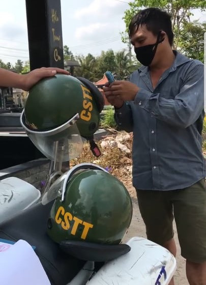 Nghi cong an bao ke xe sai pham o Dong Nai: Canh sat to cao dang tuyen duong?-Hinh-3