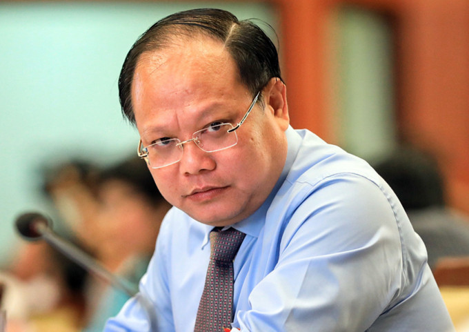 Công ty CP phát triển Nam Sài Gòn (Sadeco) là một thành viên của Công ty TNHH MTV phát triển công nghiệp Tân Thuận (IPC). Năm 2015, IPC có vốn sở hữu tại Công ty Sadeco là 44%. Tháng 6/2017, Công ty Sadeco đã chuyển nhượng cho Công ty Nguyễn Kim 9 triệu cổ phiếu, để thu về 360 tỷ đồng. Tuy nhiên toàn bộ số tiền này được SADECO gửi ngân hàng lấy lãi. Quá trình tăng vốn, bán cổ phiếu có vai trò của nhóm đại diện, quản lý vốn nhà nước tại SADECO. Đáng chú ý, việc chuyển nhượng 9 triệu cổ phiếu cho Công ty Nguyễn Kim đã làm giảm tỷ lệ sở hữu vốn của Công ty IPC tại Công ty Sadeco từ 44% xuống 28,8%. 