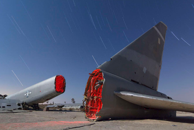 Phần còn lại của chiếc B-52 Stratofortress, chiếc máy bay này cũng xuất hiện trong bộ phim Dr. Strangelove của Stanley Kubrick năm 1964.