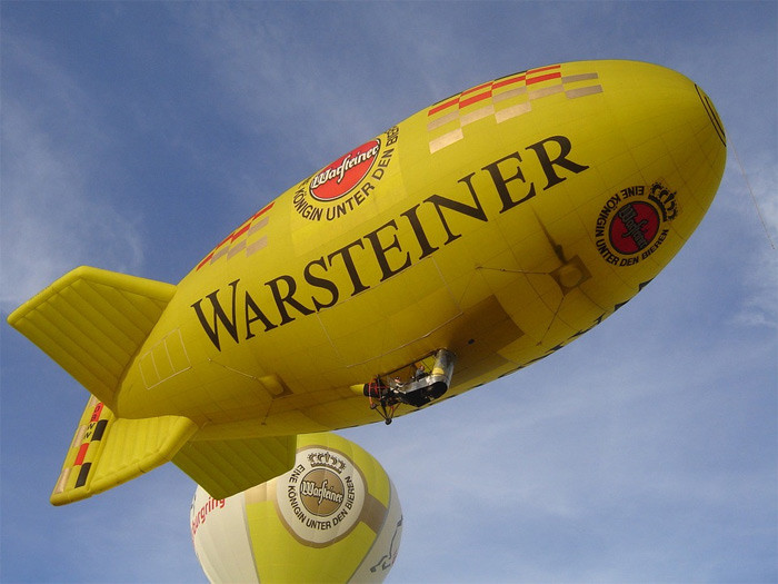 Một tù nhân buôn ma túy người Italy đã nghĩ ra cách trốn khỏi nhà tù bằng một chiếc khí cầu zeppelin điều khiển từ xa. Nhưng chiếc khinh khí cầu đã không lọt khỏi mắt của lính gác nhà tù.