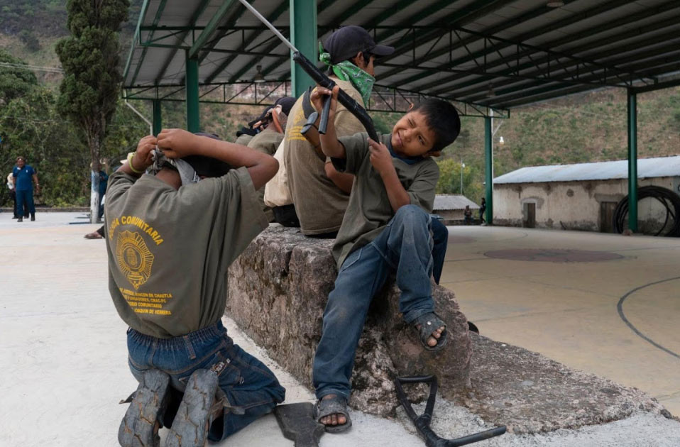 Trẻ em ở Guerrero buộc phải nghỉ học khi 12 tuổi vì các trường trung học nằm trong lãnh thổ do các băng đảng kiểm soát.
