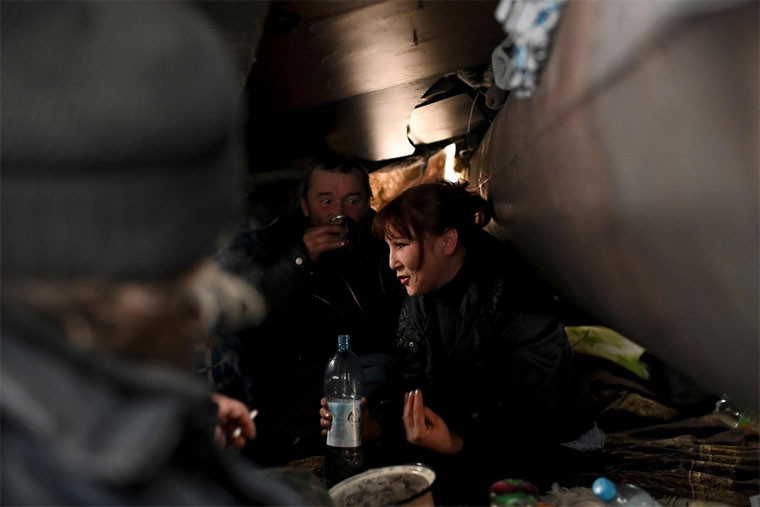 Thời gian yêu thích nhất của Vergunov là đêm dù lúc đó lạnh nhất, nhưng thành phố và bãi rác không bóng dáng người nên anh có thể tự do tìm kiếm những chai lọ đồng nát để đem bán lấy tiền sinh sống.