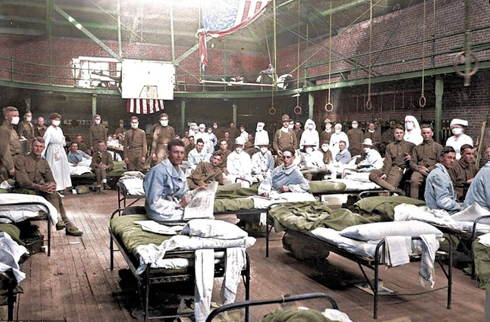Phòng thể dục được trưng dụng làm bệnh viện dã chiến khẩn cấp trong đại dịch cúm năm 1918.